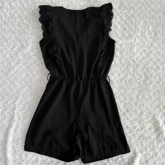 Black Ruffle Sleeve Romper Size Small - Picture 2 of 4